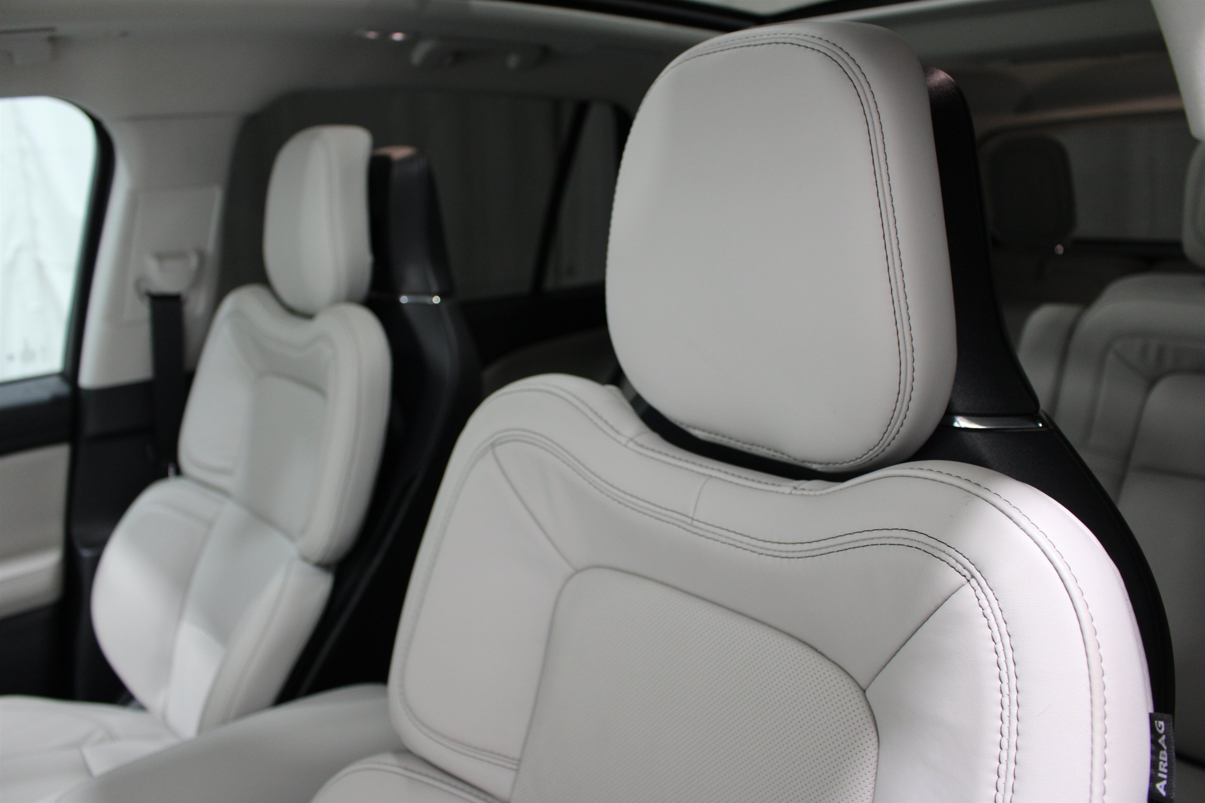Certified 2026 Lincoln Aviator Reserve AWD/4WD image 4