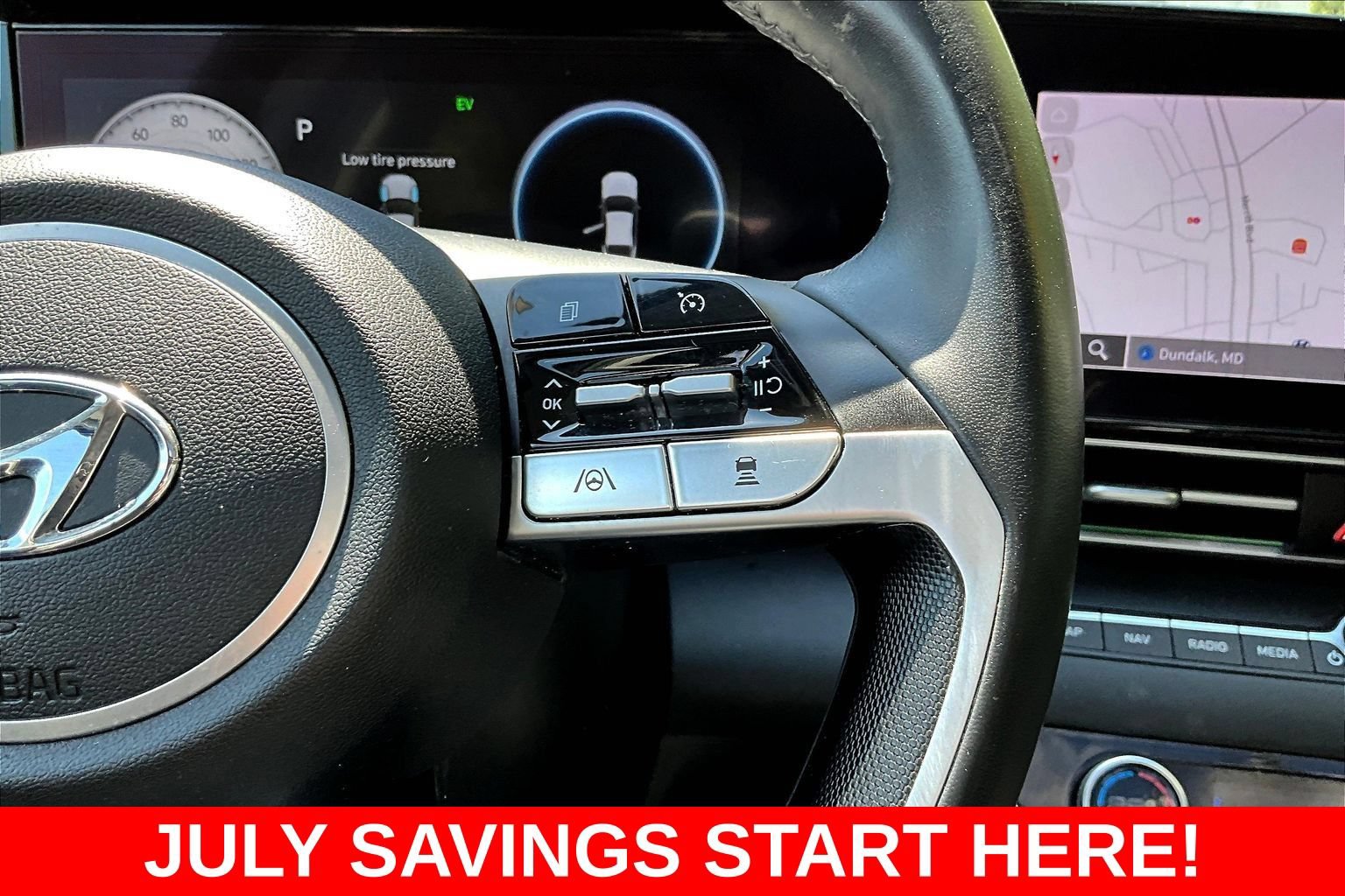 Used 2023 Hyundai Elantra Limited w/ Preferred Accessory Package FWD image 11