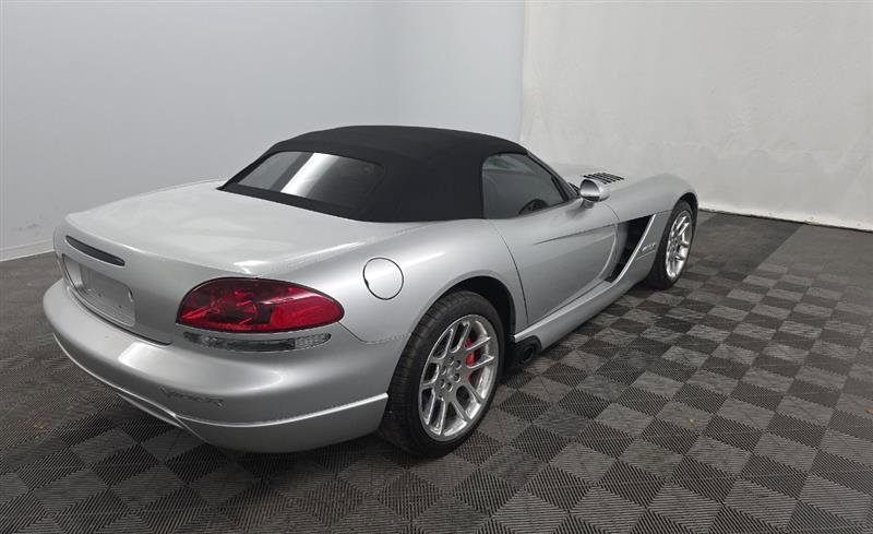 Used 2004 Dodge Viper SRT-10 image 9