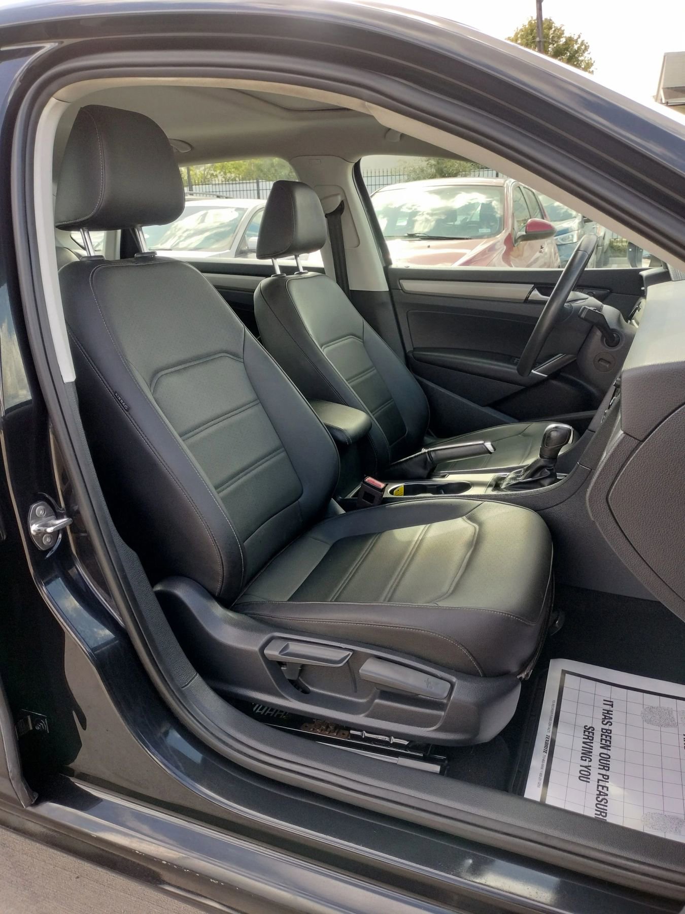 Used 2021 Volkswagen Passat 2.0T SE w/ Luggage Net & Mats Package image 32