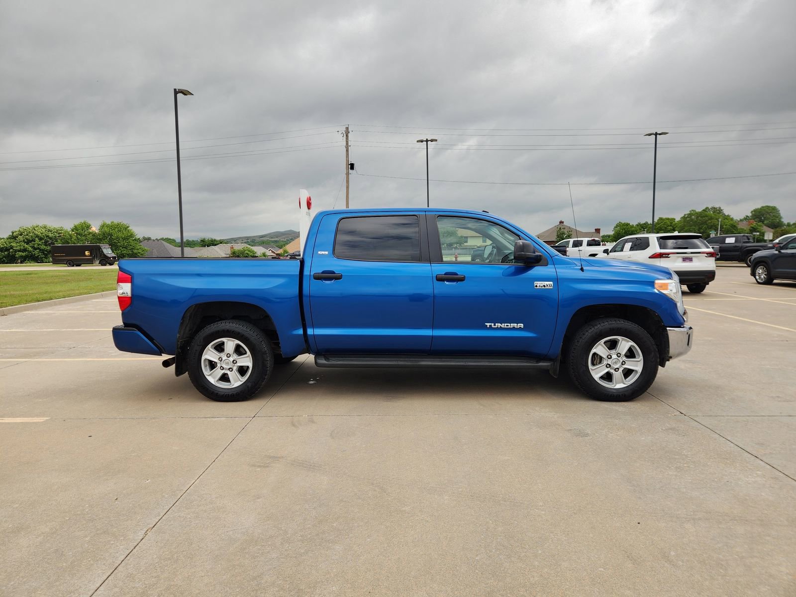 Used 2017 Toyota Tundra SR5 AWD/4WD image 7
