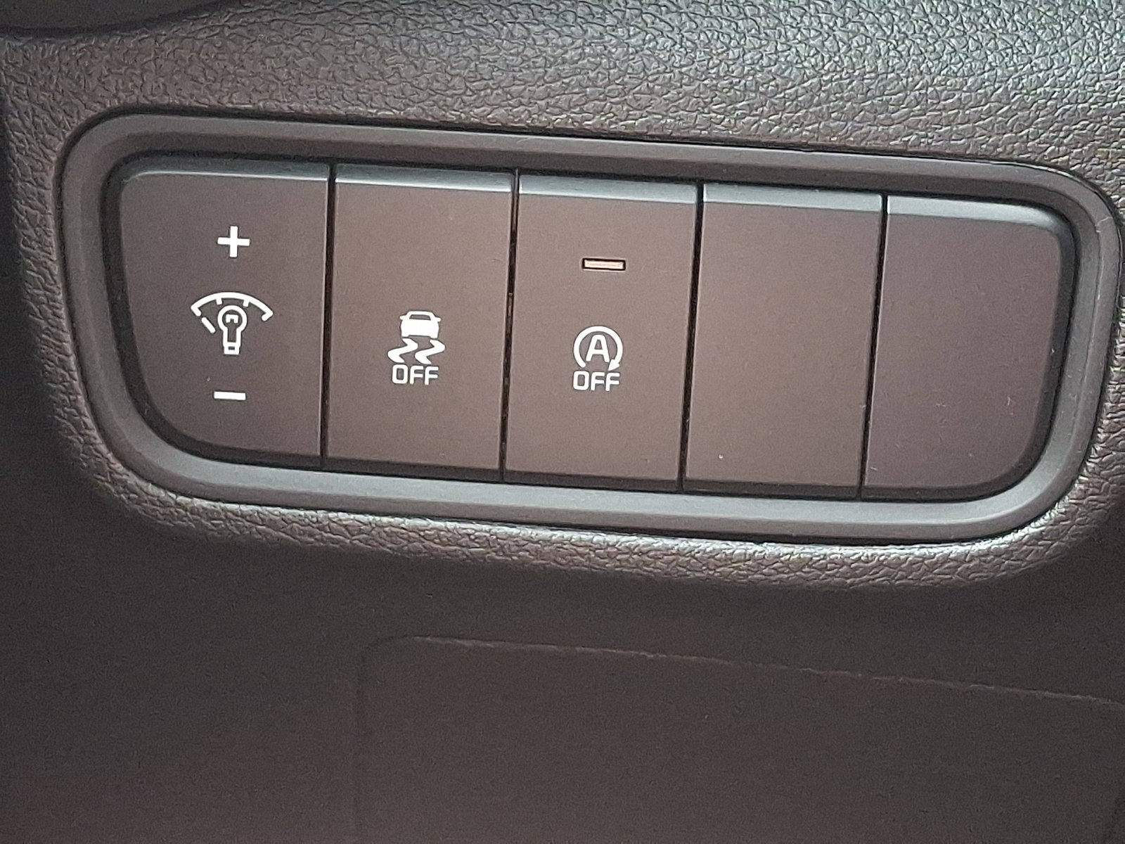 Certified 2025 Kia Soul LX w/ LX Technology Package FWD image 25