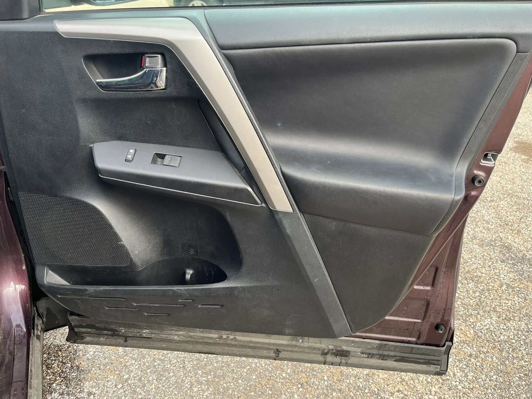 Used 2017 Toyota RAV4 XLE image 19