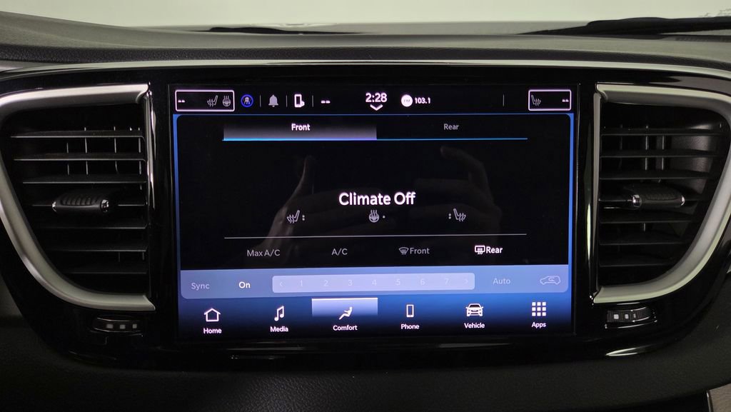 Used 2022 Chrysler Pacifica Touring-L image 26