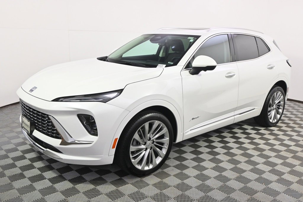 Used 2024 Buick Envision Avenir image 2