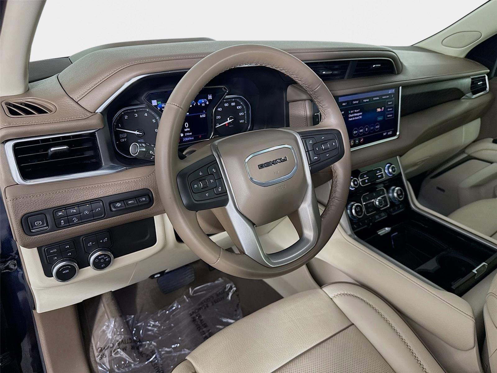Certified 2021 GMC Yukon XL Denali w/ Advanced Technology Package AWD/4WD image 9