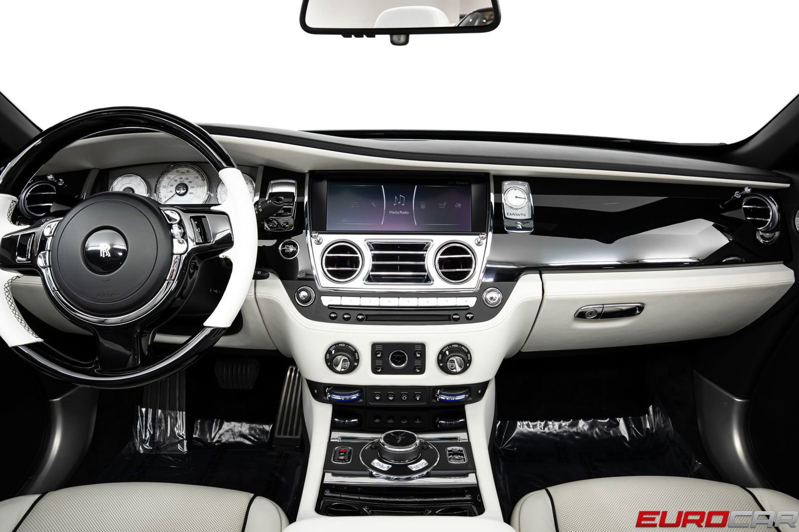 Used 2018 Rolls-Royce Dawn image 26