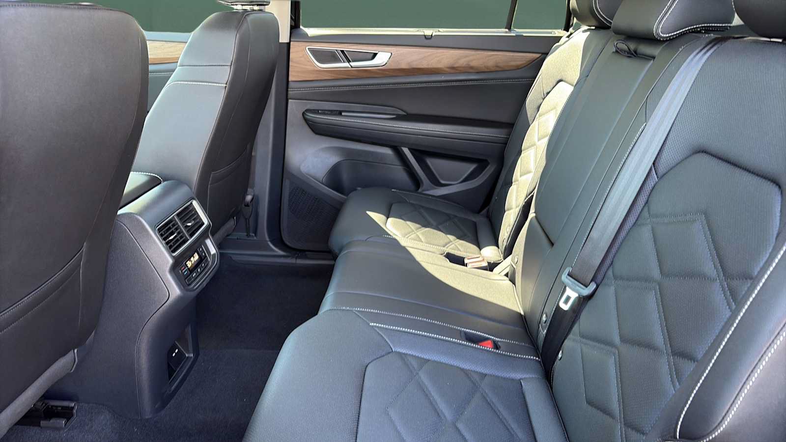 Used 2026 Volkswagen Atlas SE AWD/4WD image 18