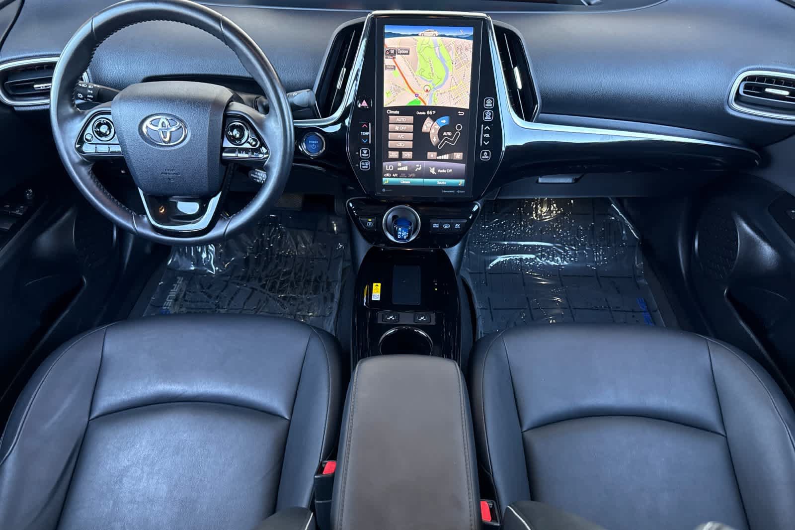 Used 2020 Toyota Prius Prime XLE FWD image 3