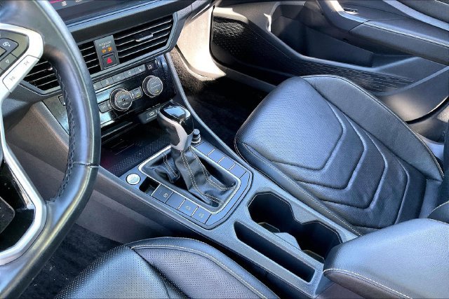 Used 2024 Volkswagen Jetta SEL FWD image 13