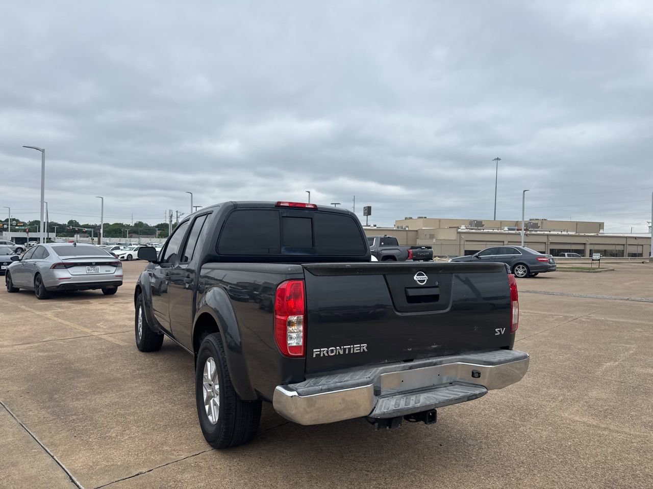 Used 2015 Nissan Frontier SV RWD image 14