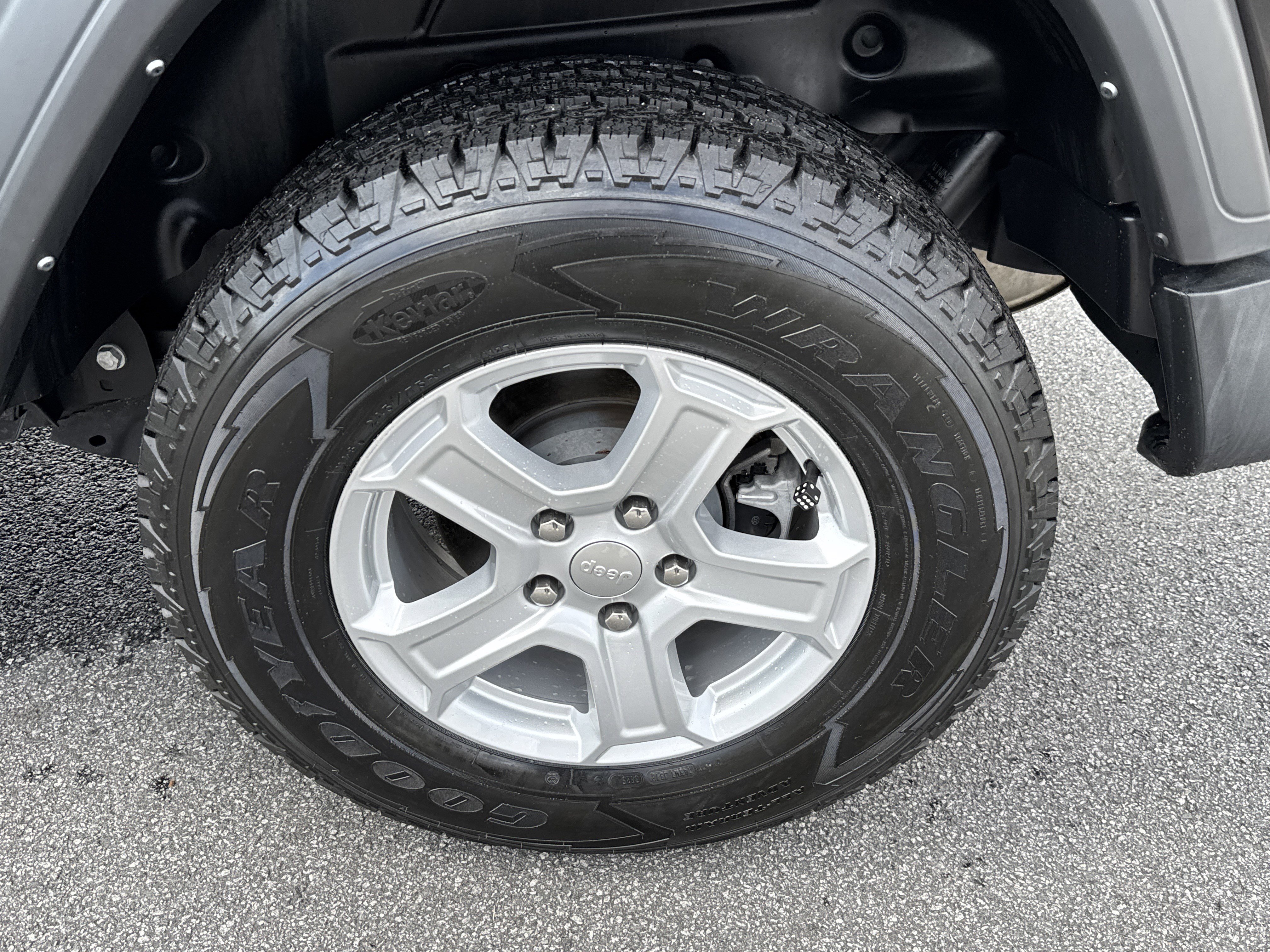 Used 2022 Jeep Wrangler Sport S image 22