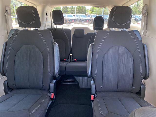 Used 2023 Chrysler Voyager LX FWD image 13