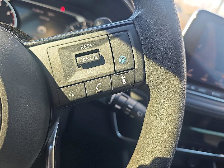 Used 2021 Nissan Rogue SV image 22