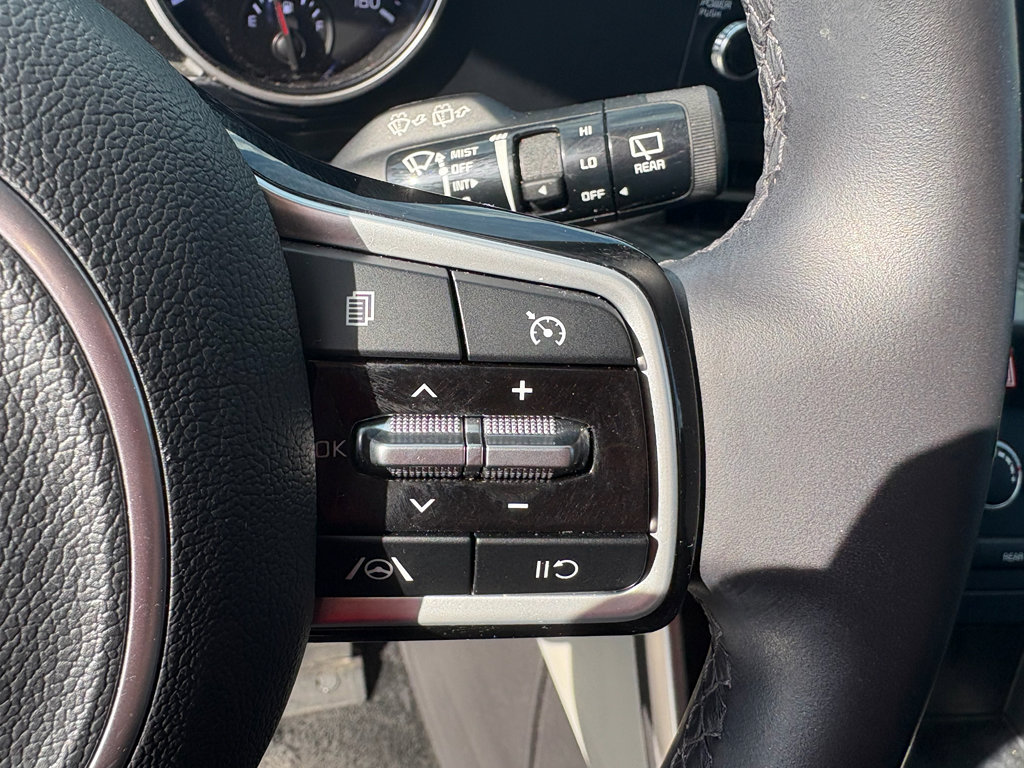 Used 2024 Kia Carnival LX image 21