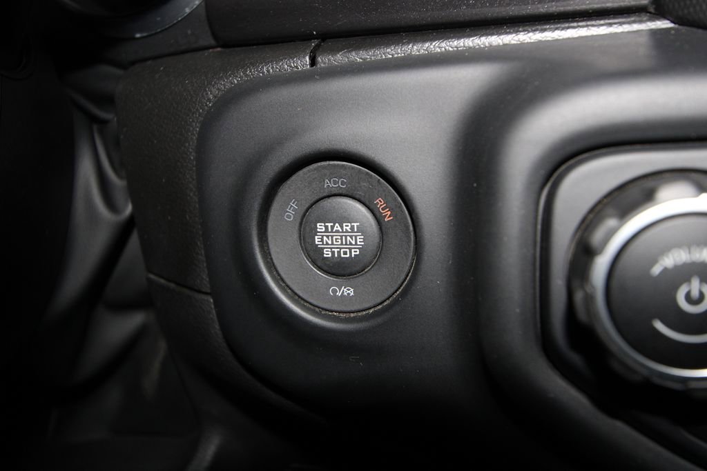 Used 2022 Jeep Wrangler Unlimited Rubicon AWD/4WD image 12
