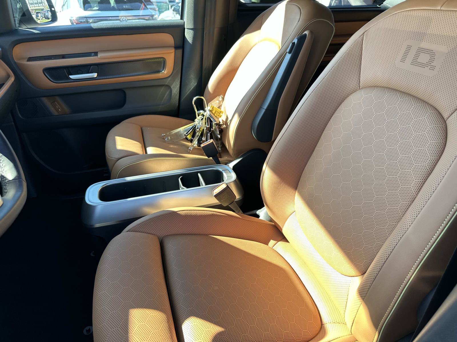 Certified 2025 Volkswagen ID. Buzz Pro S RWD image 22