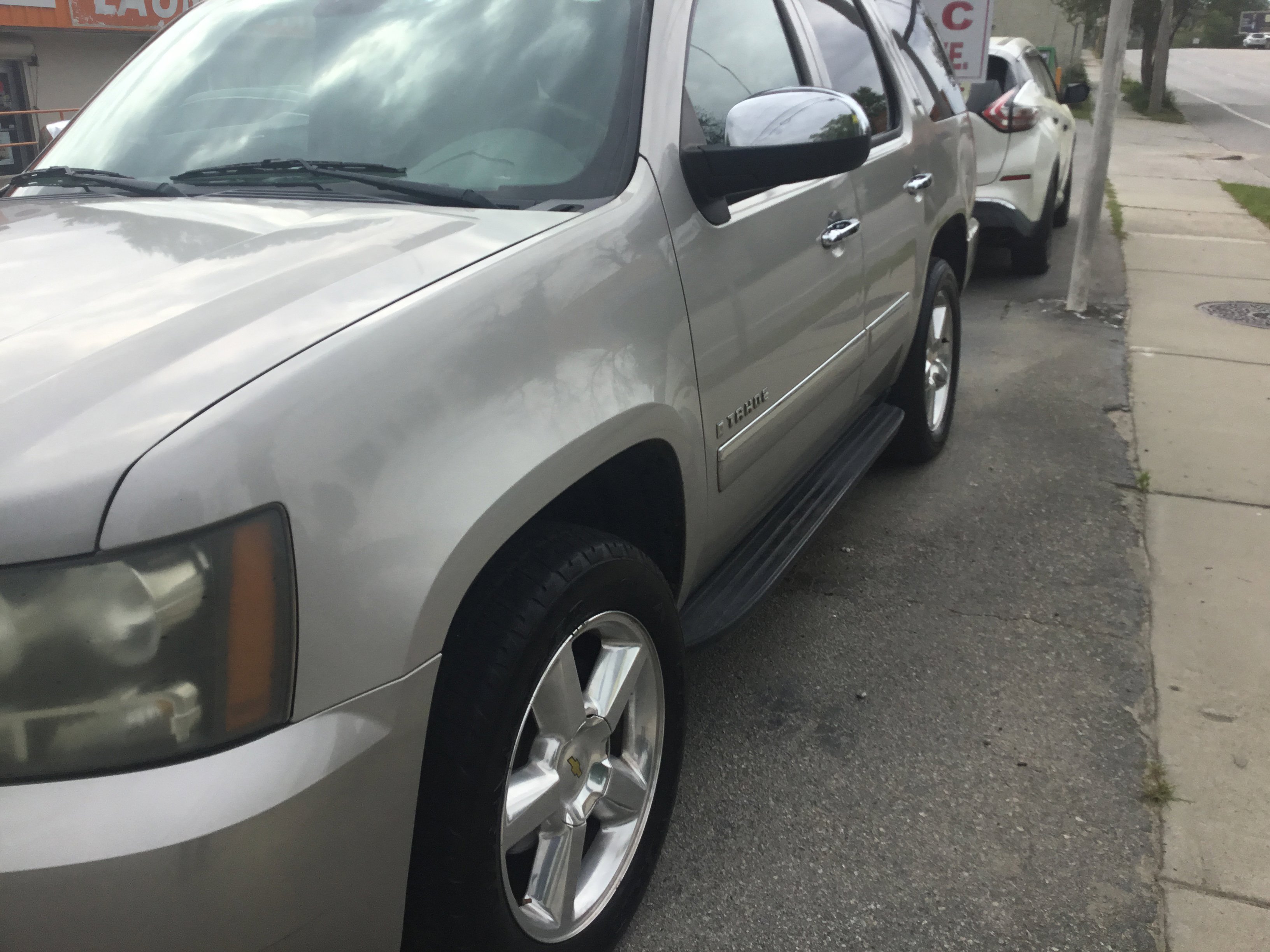 Used 2009 Chevrolet Tahoe LTZ AWD/4WD image 11