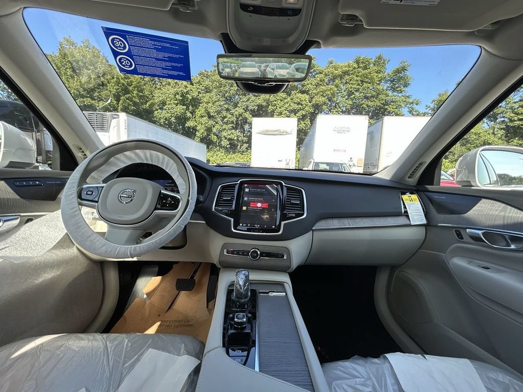 Used 2024 Volvo XC90 B6 Plus w/ Protection Package Premier AWD/4WD image 12