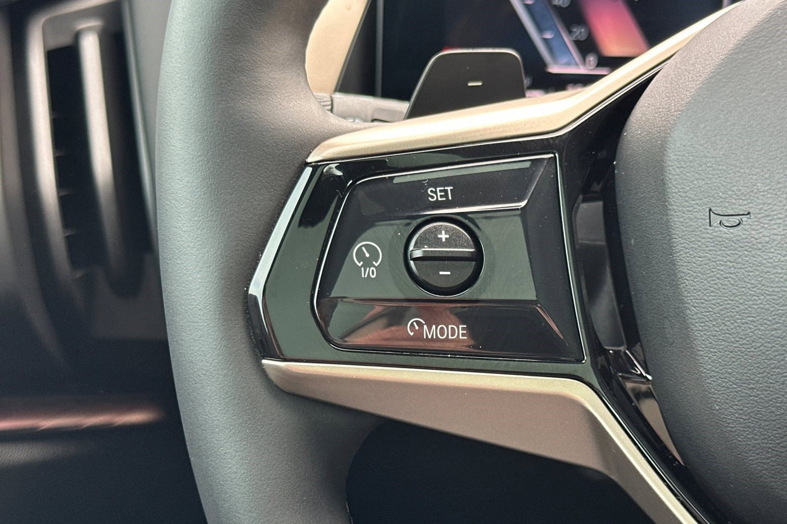 Used 2025 BMW X3 xDrive30i w/ Premium Package image 31