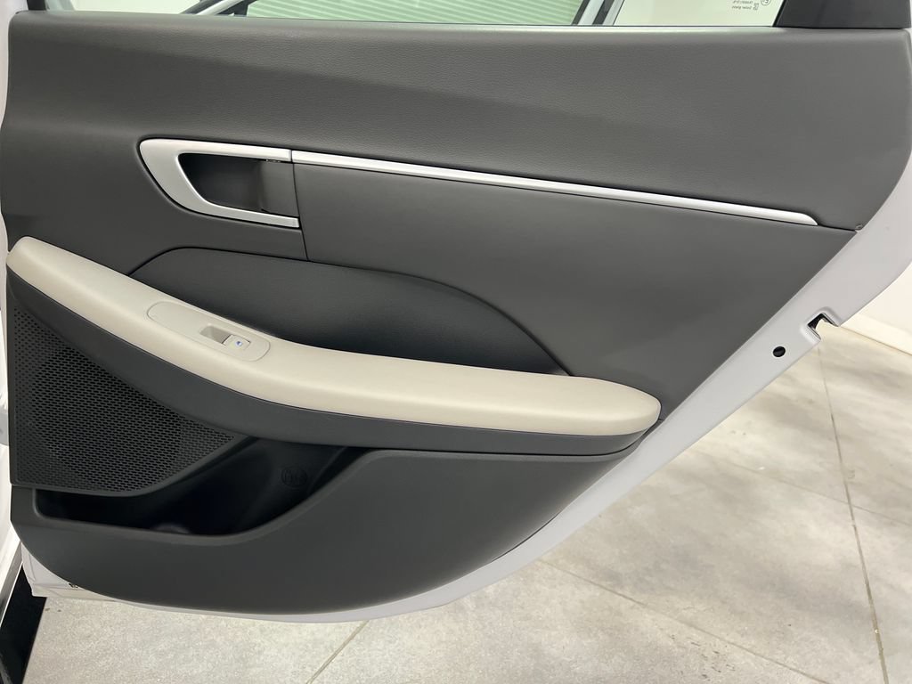 Used 2025 Hyundai Sonata SEL FWD image 21