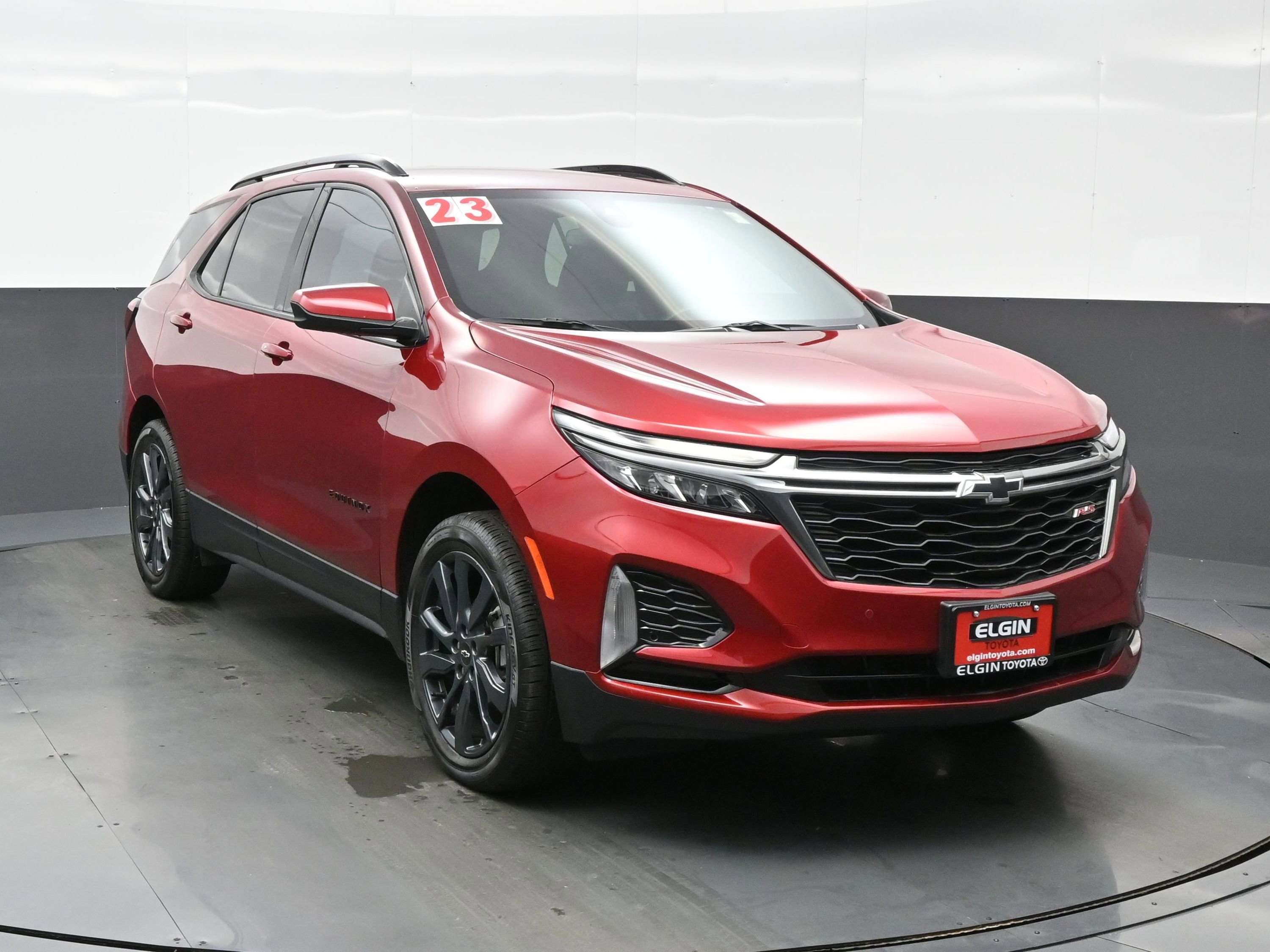 Used 2023 Chevrolet Equinox RS image 2