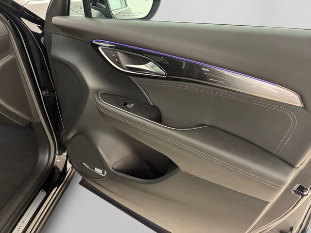 Used 2025 Buick Envision Preferred AWD/4WD image 15