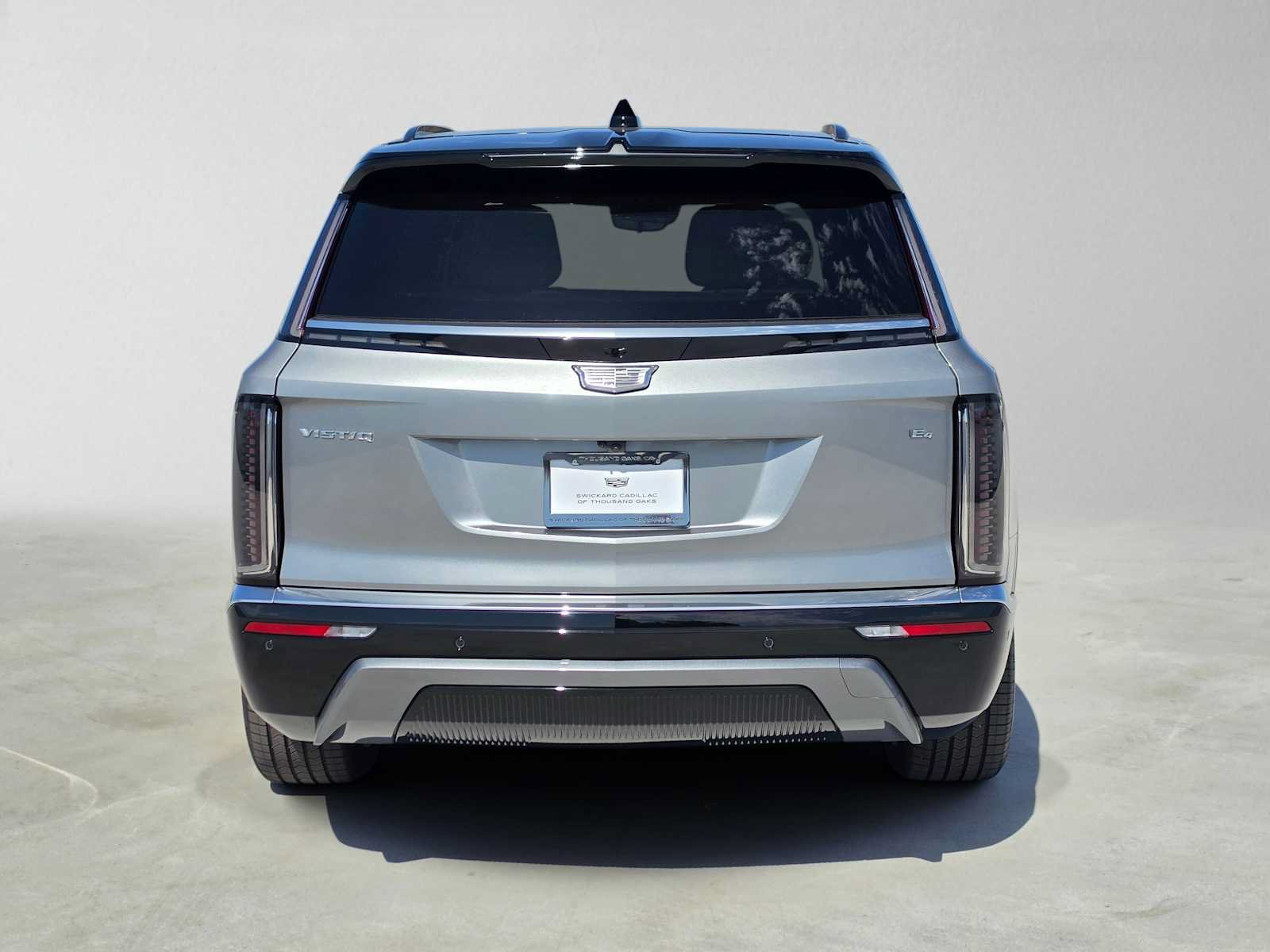 New 2027 Cadillac Vistiq Luxury w/ LPO, Premium Carpet Package AWD/4WD image 4