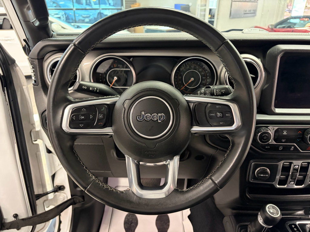 Used 2018 Jeep Wrangler Unlimited Sahara w/ Uconnect 4C Nav & Sound Group image 9