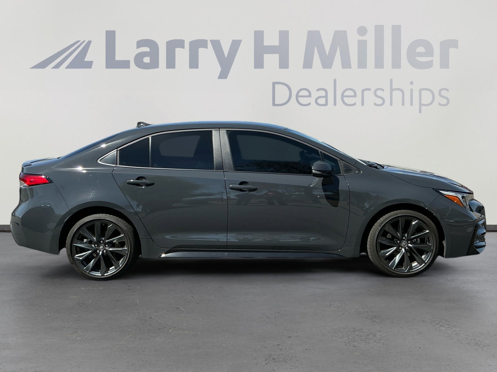 Used 2025 Toyota Corolla SE FWD image 6