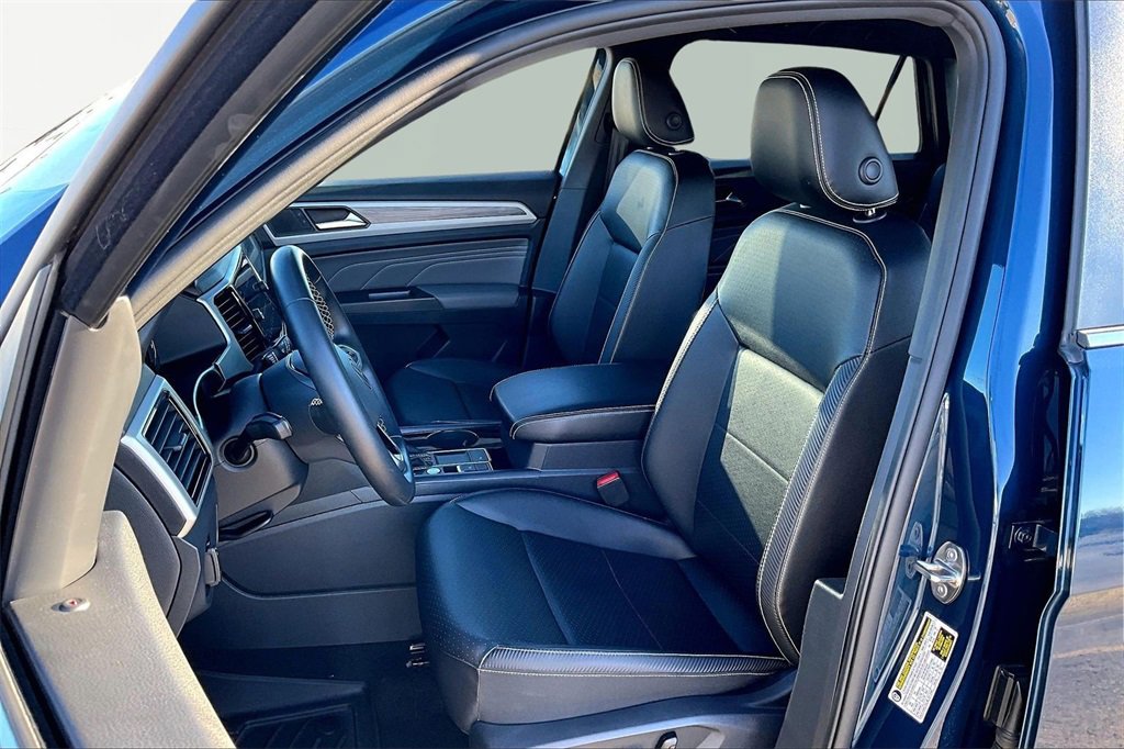 Used 2023 Volkswagen Atlas Cross Sport SE w/ Panoramic Sunroof Package image 25