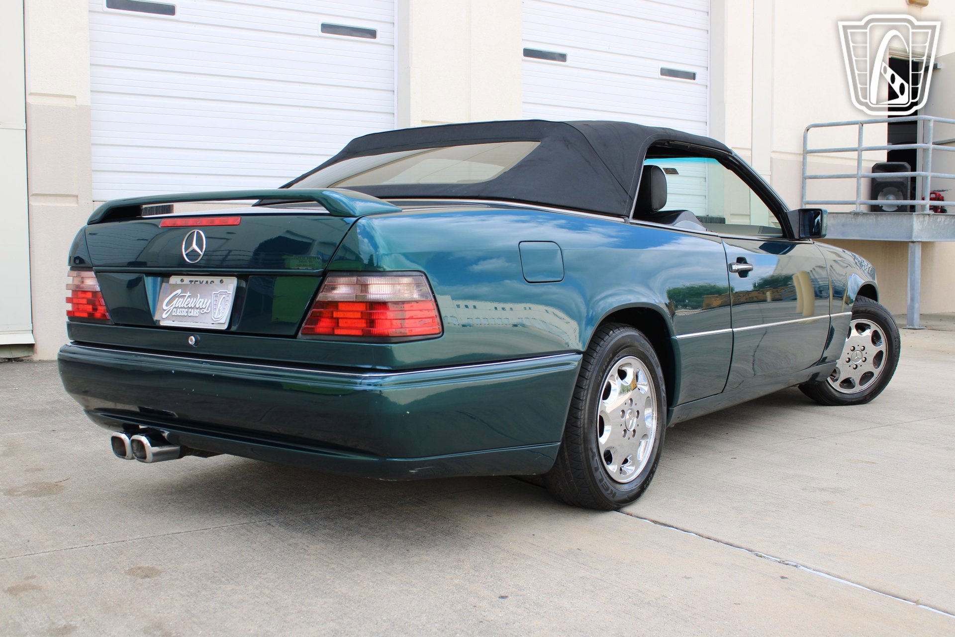 Used 1994 Mercedes-Benz E 320 Convertible image 23