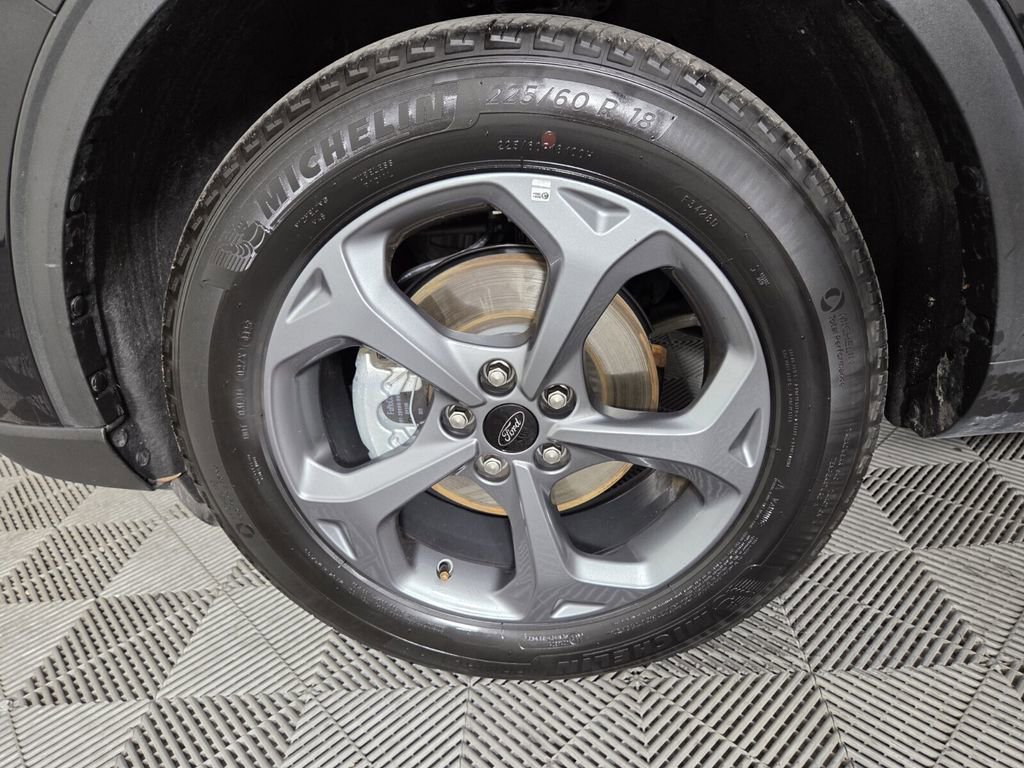 Used 2025 Ford Escape ST-Line image 10