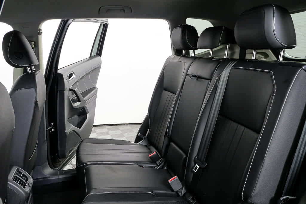 Certified 2023 Volkswagen Tiguan SE FWD image 21