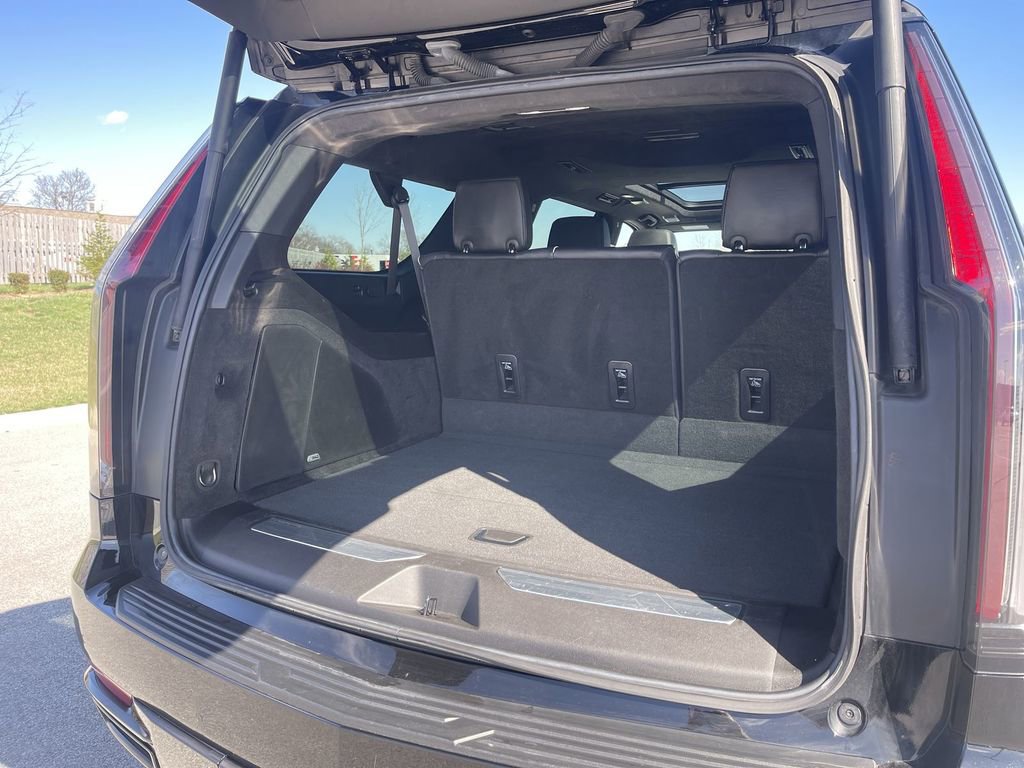 Used 2023 Cadillac Escalade ESV Sport Platinum w/ LPO, ONYX Package image 14