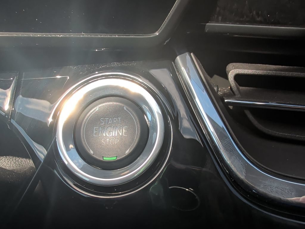 Used 2024 Chevrolet Trax ACTIV w/ Sunroof Package FWD image 29
