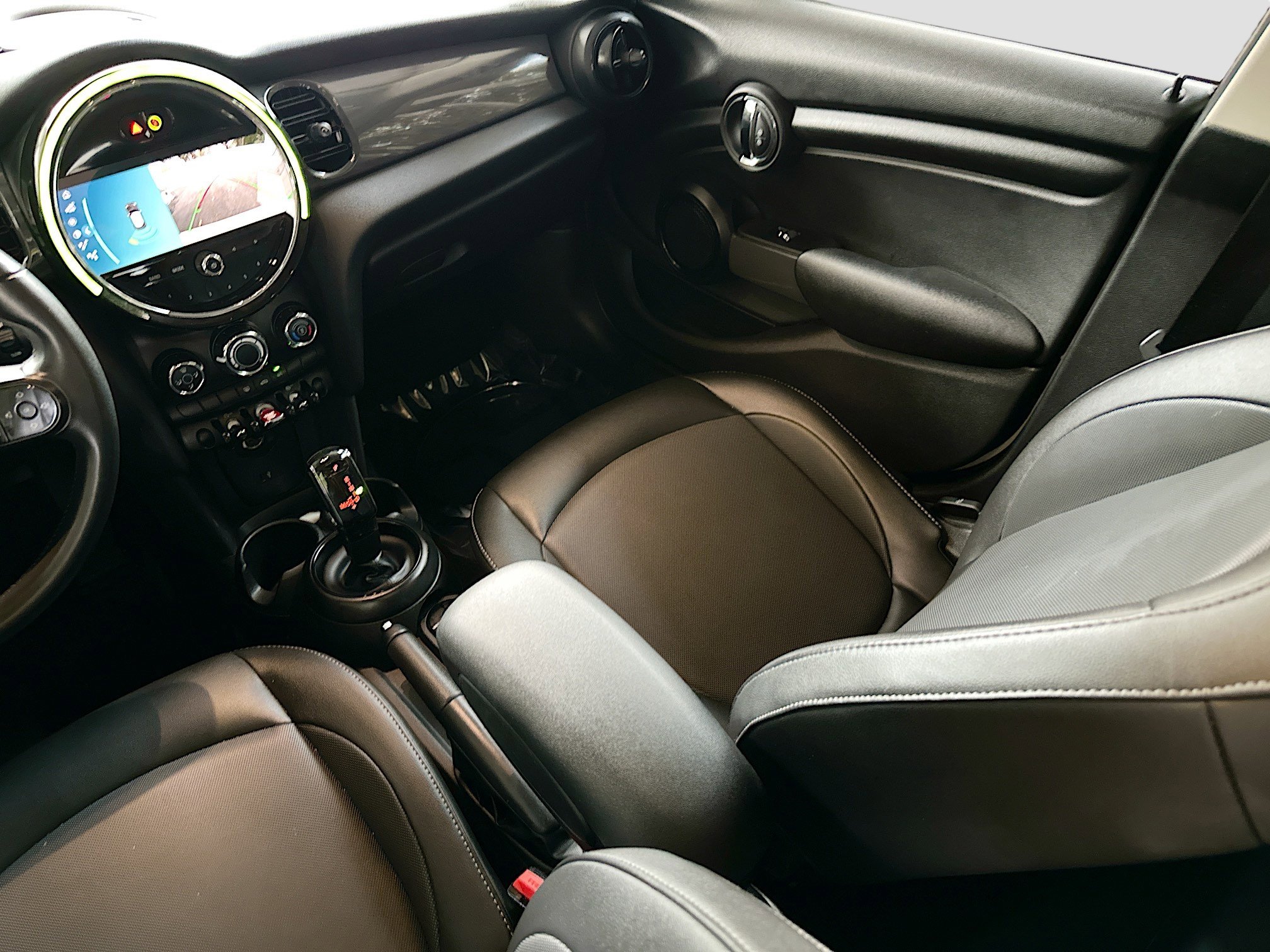 Used 2022 MINI Cooper 4-Door Hardtop image 21