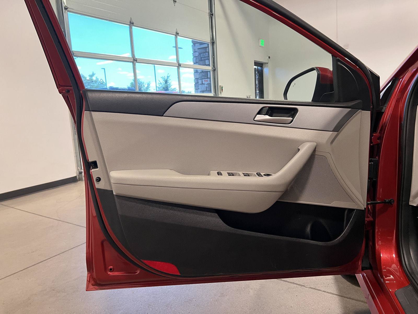 Used 2018 Hyundai Sonata SE FWD image 28