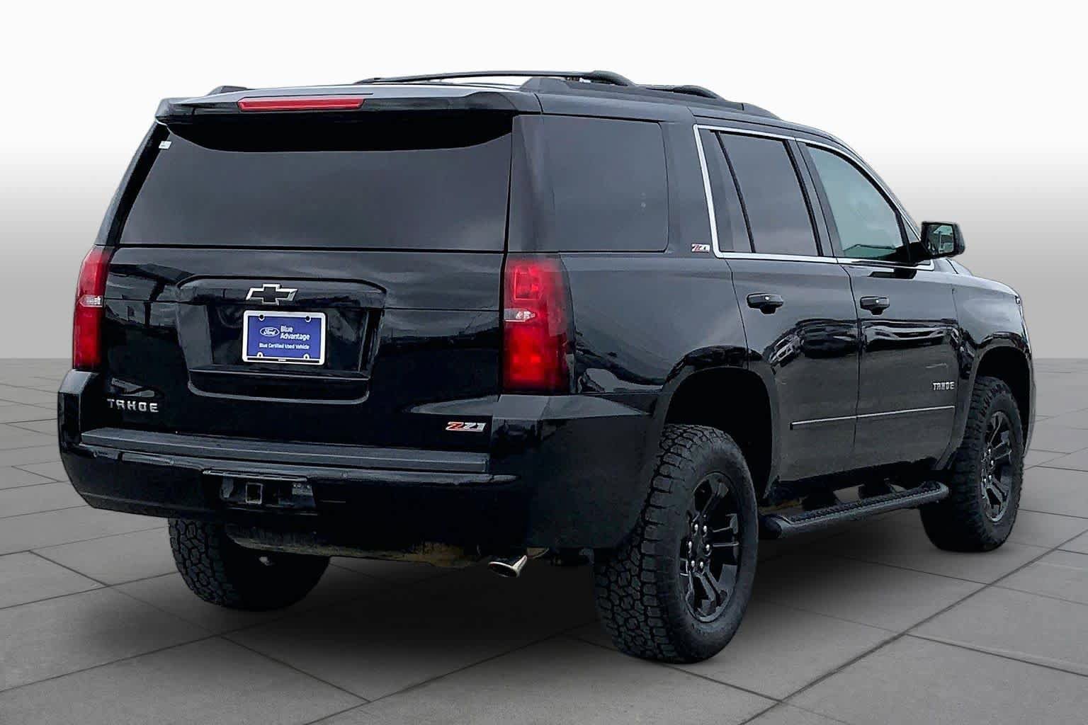Used 2017 Chevrolet Tahoe LT w/ Luxury Package AWD/4WD image 13