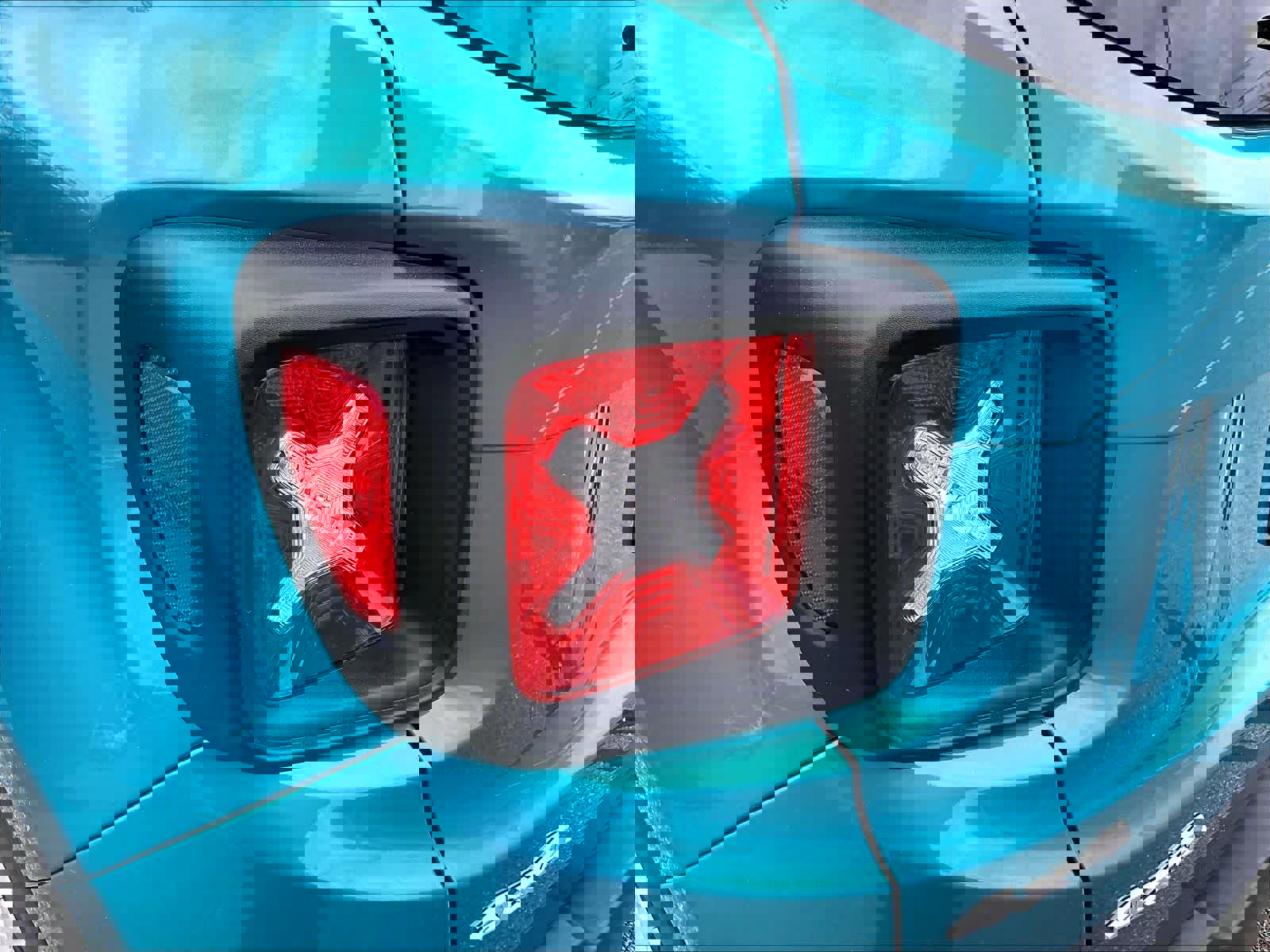 Used 2020 Jeep Renegade Latitude w/ Cold Weather Group AWD/4WD image 33