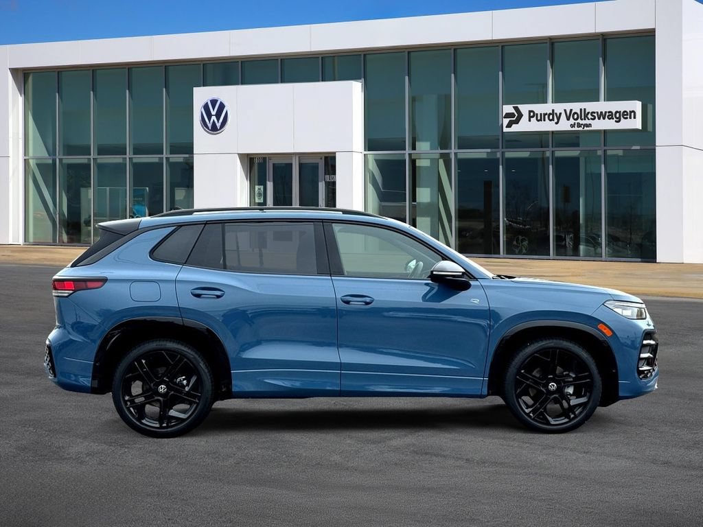 New 2026 Volkswagen Tiguan SE R-Line FWD image 9