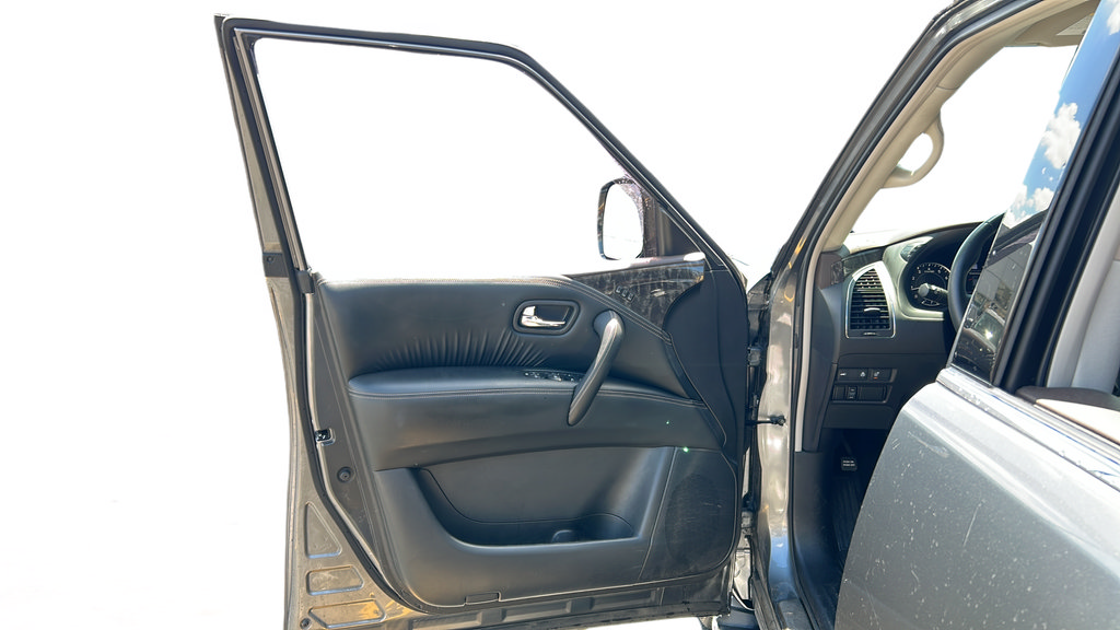Used 2021 Nissan Armada Platinum w/ Captain's Chairs Package RWD image 11