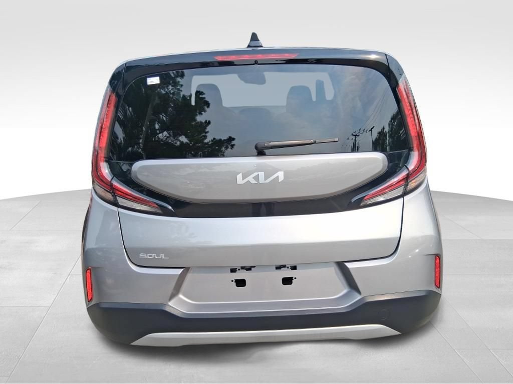 Used 2025 Kia Soul S FWD image 5