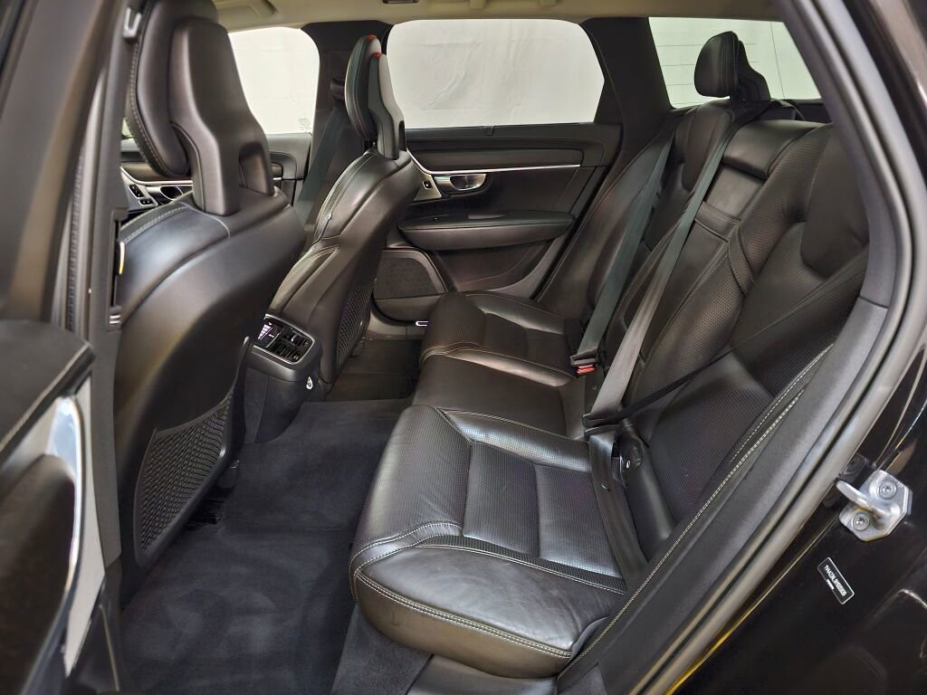 Used 2017 Volvo V90 T6 Cross Country image 16