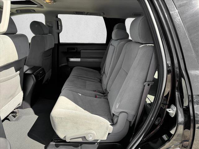 Used 2019 Toyota Sequoia SR5 AWD/4WD image 18