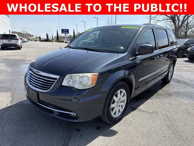 Used 2014 Chrysler Town & Country Touring image 8