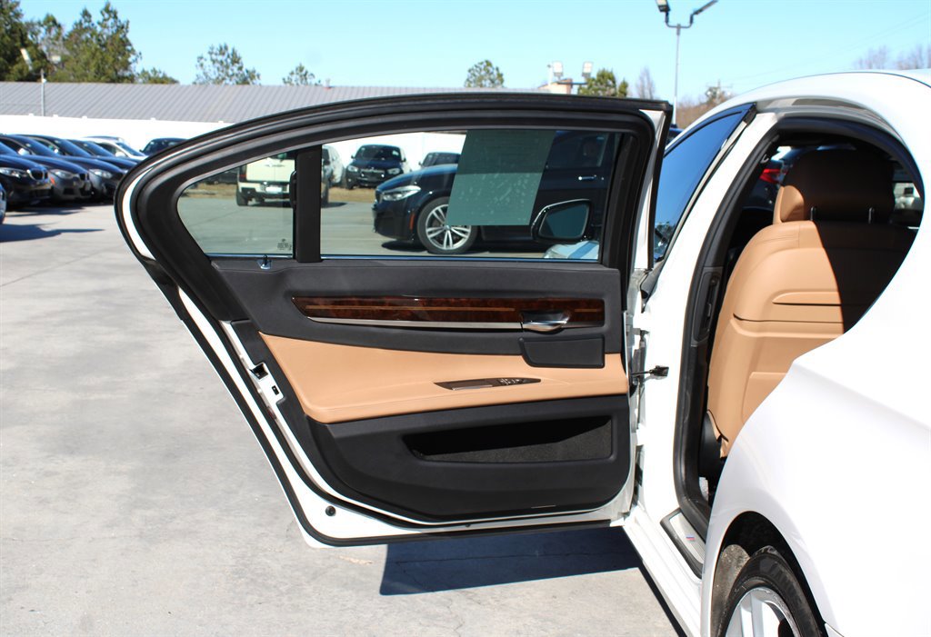 Used 2013 BMW 740Li image 35