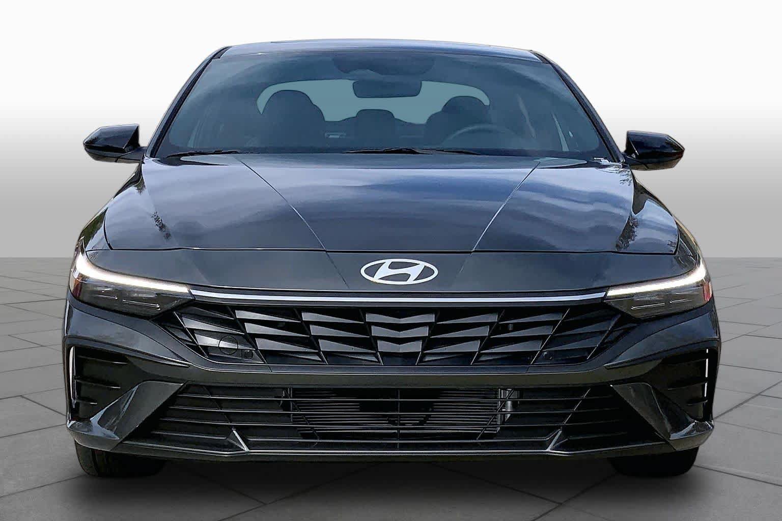 New 2026 Hyundai Elantra Hybrid FWD image 3