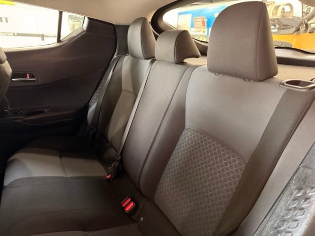 Used 2020 Toyota C-HR LE FWD image 21