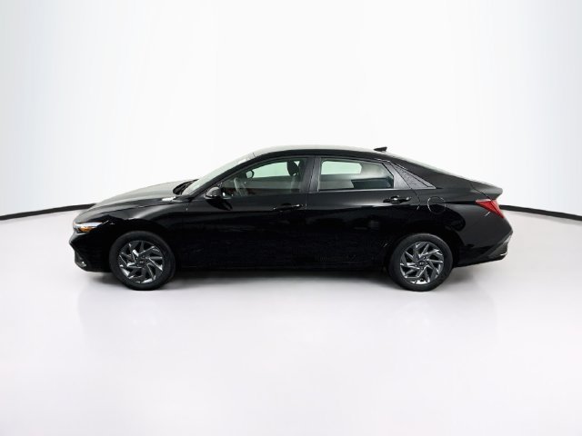 Certified 2025 Hyundai Elantra Hybrid FWD image 7